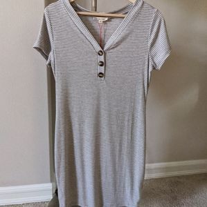 Casual v-neck dress
